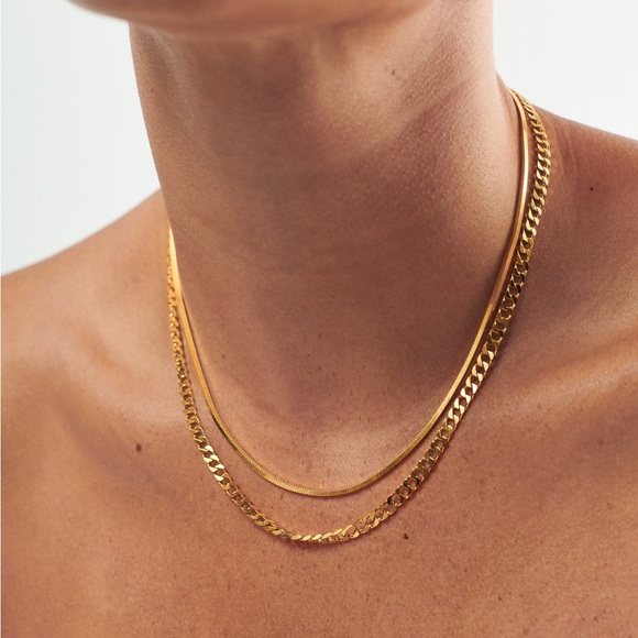 Lucy Williams x Missoma Flat Curb Chain Necklace - Picture 2 of 4